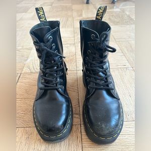 Dr. Martens / JADON / Black / Platform / US Ladies 7